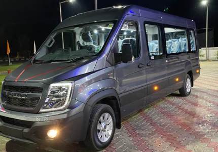 12 Seater Urbania Traveller