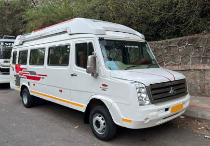 17 Seater Tempo Traveller