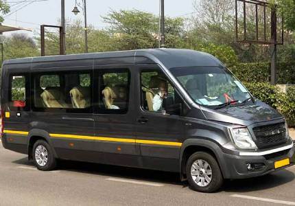 17 Seater Urbania Traveller